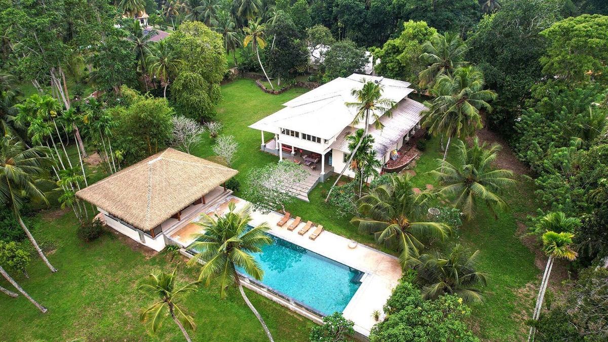Unawatuna Villa | Secluded Costal Villa - Tropical Bliss in the heart of Miripenna