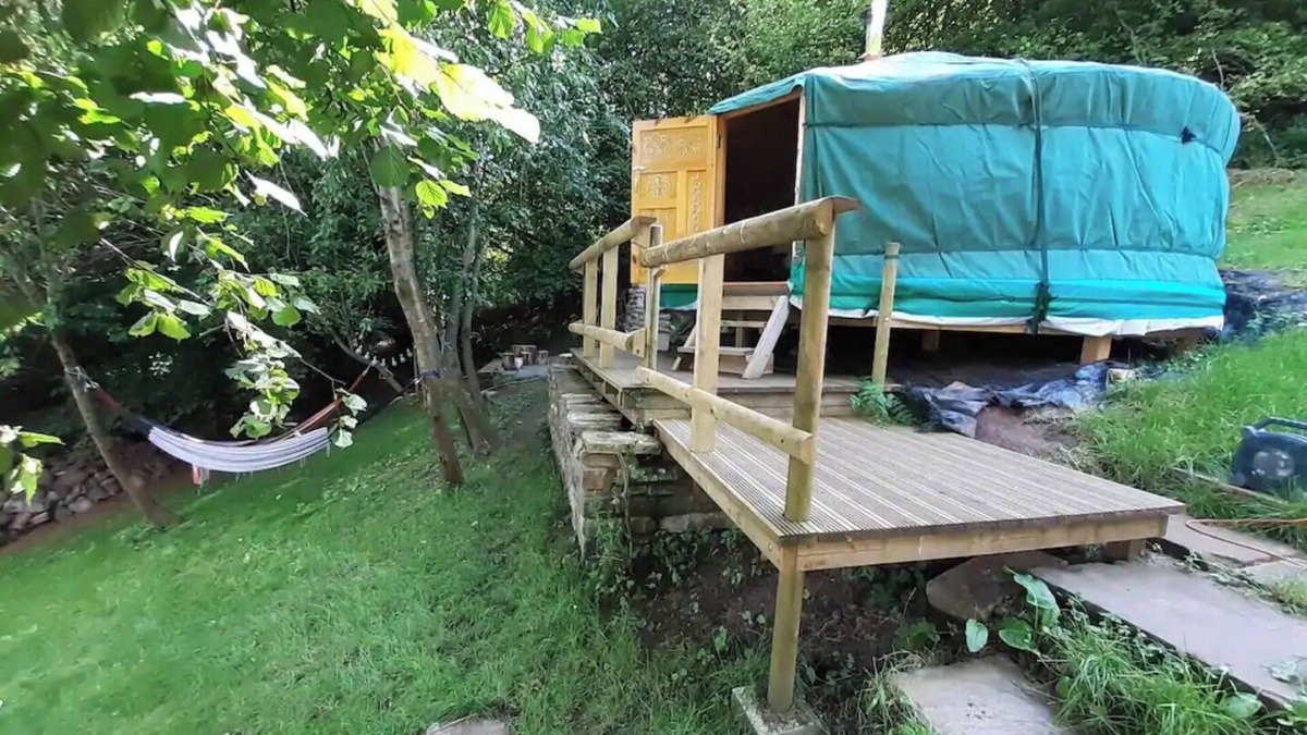 Blakeney Cabin | Secluded & Cosy Yurt in the Forest of Dean