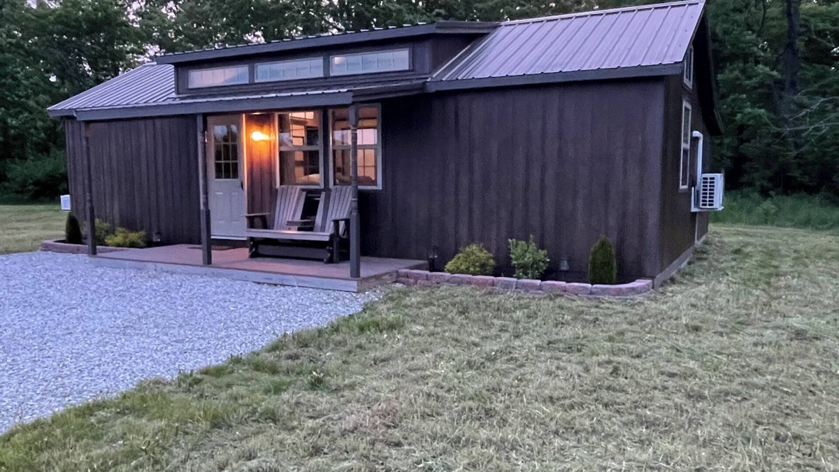 Toledo House | Secluded cottage, sleeps 4, private and peaceful