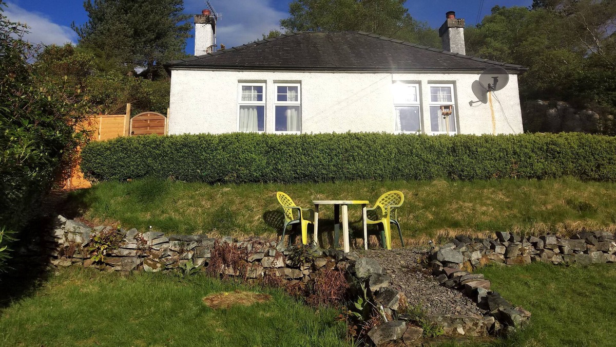 Nostie Cottage | Secluded cottage very close to Skye Bridge and within Kyle of Lochalsh village.