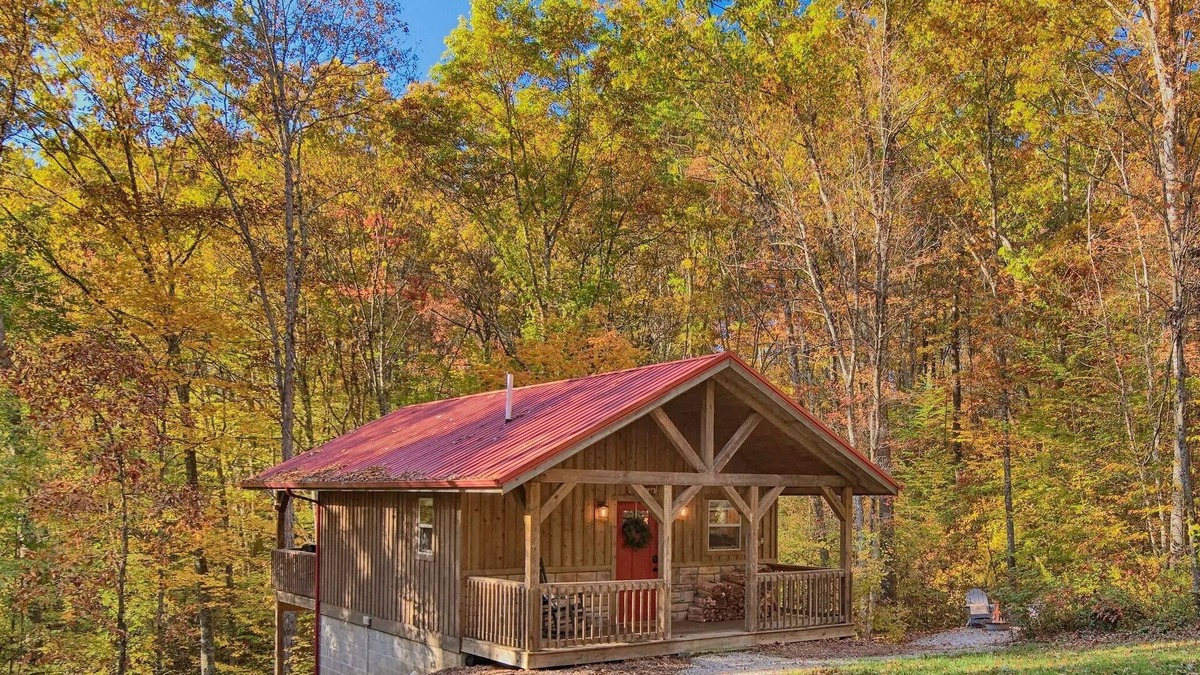 Carbon Hill Cabin | Secluded Cozy Cabin - Hot Tub, Fire Pit, Fireplace