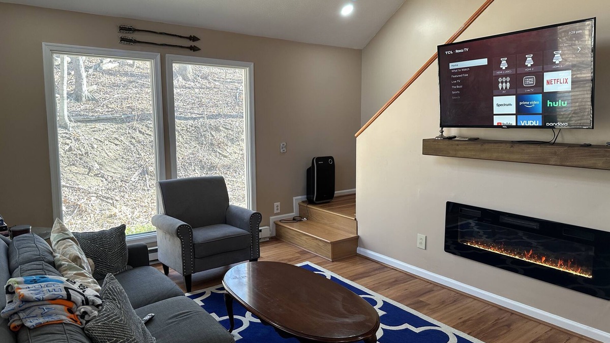 Berkeley Springs Cabin | Secluded cozy cabin with modern amenities/hot tub/pet friendly/wifi