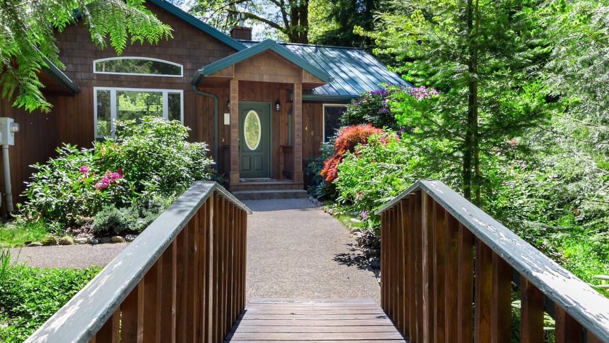 Mount Hood Village Cabin | Secluded Creekside Home with Hot Tub and Fire Pit