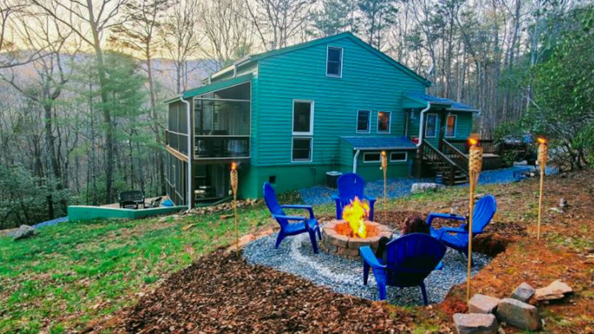 Ellijay Cabin | Secluded dog-friendly cabin w/grill, deck, forest & mountain views, 4x4 required