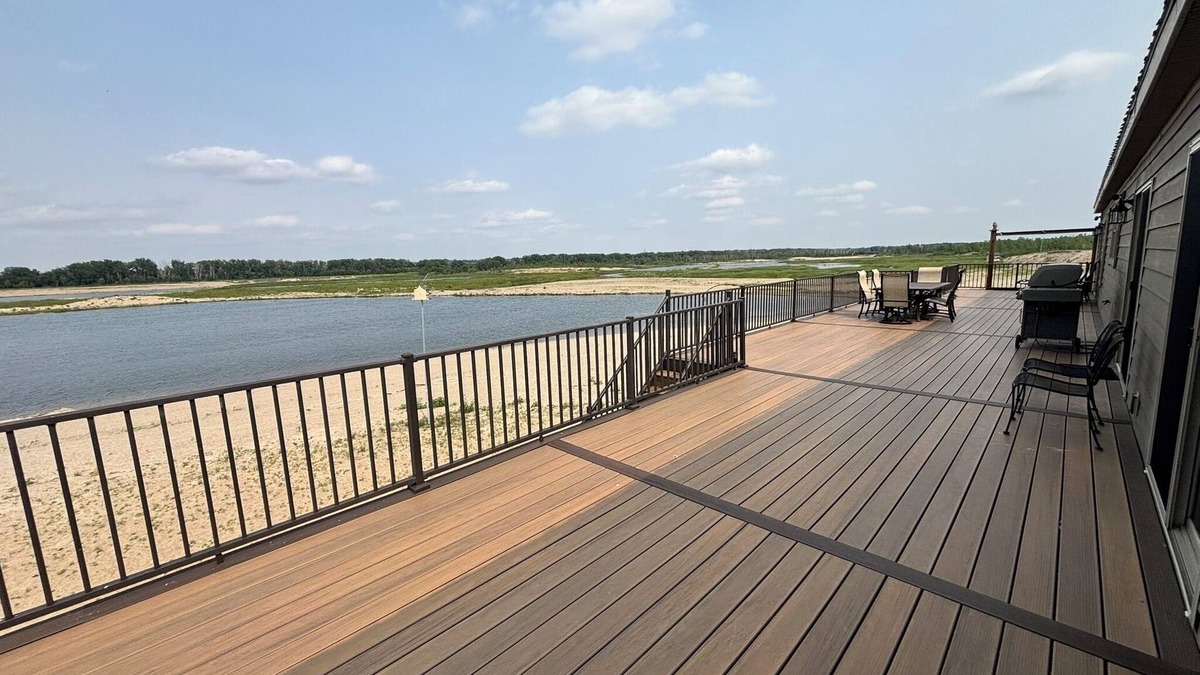Cuming County House | Secluded Elkhorn River Retreat. Full sized home overlooking 250+ acre lake.