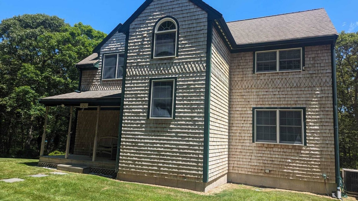 Lagoon Heights House | Secluded Escape- Central AC & Wireless Internet Access.