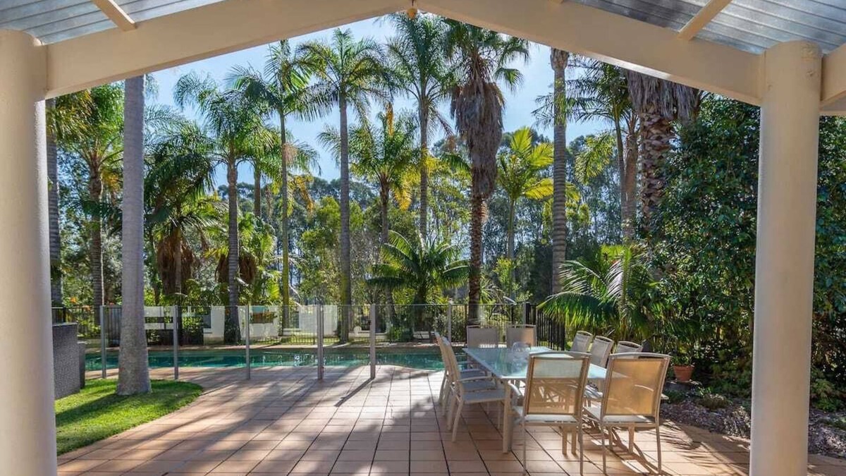 North Nowra House | Secluded escape close to Berry, Kangaroo Valley, Beaches, Wineries & Rivers.