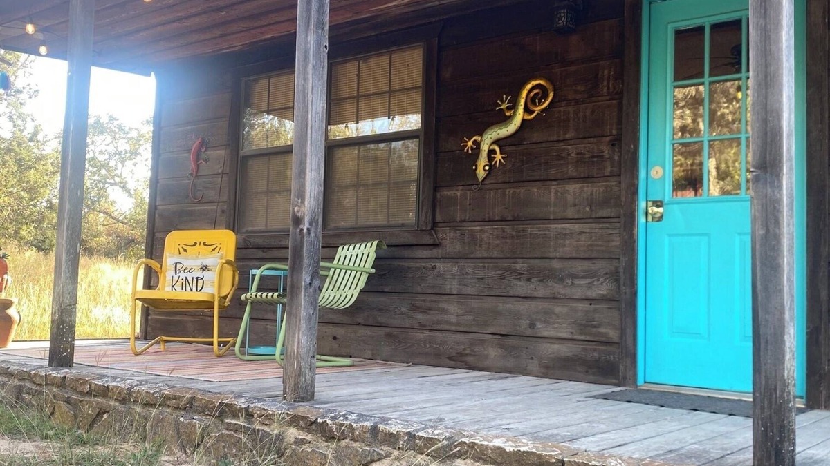 Paluxy Cabin | Secluded Escape with scenic views & hot tub