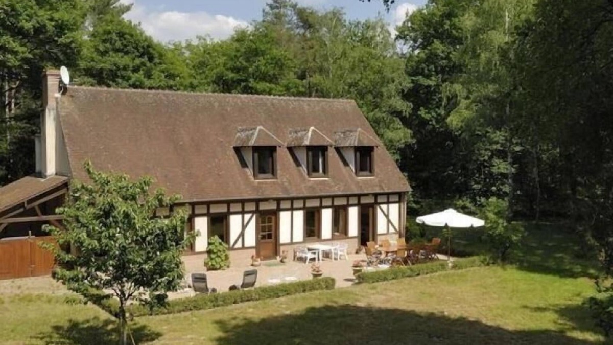 Ardon Cottage | Secluded Family Rustic Home in Sologne Forest, Near Loire Castles