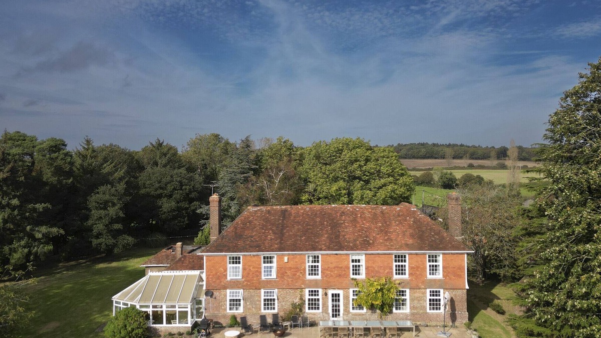 Battle House | Secluded Farmhouse set in 300 acres, sleeps 11 comfortably, and up to 14 people.