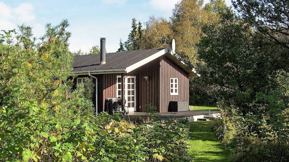 Aabybro House | Secluded Forest Retreat at Gjol-By Traum