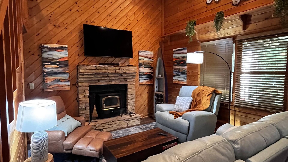 Newnan Cabin | Secluded GA Cabin on 3 acres, 10 minutes from Historic Downtown Newnan, GA