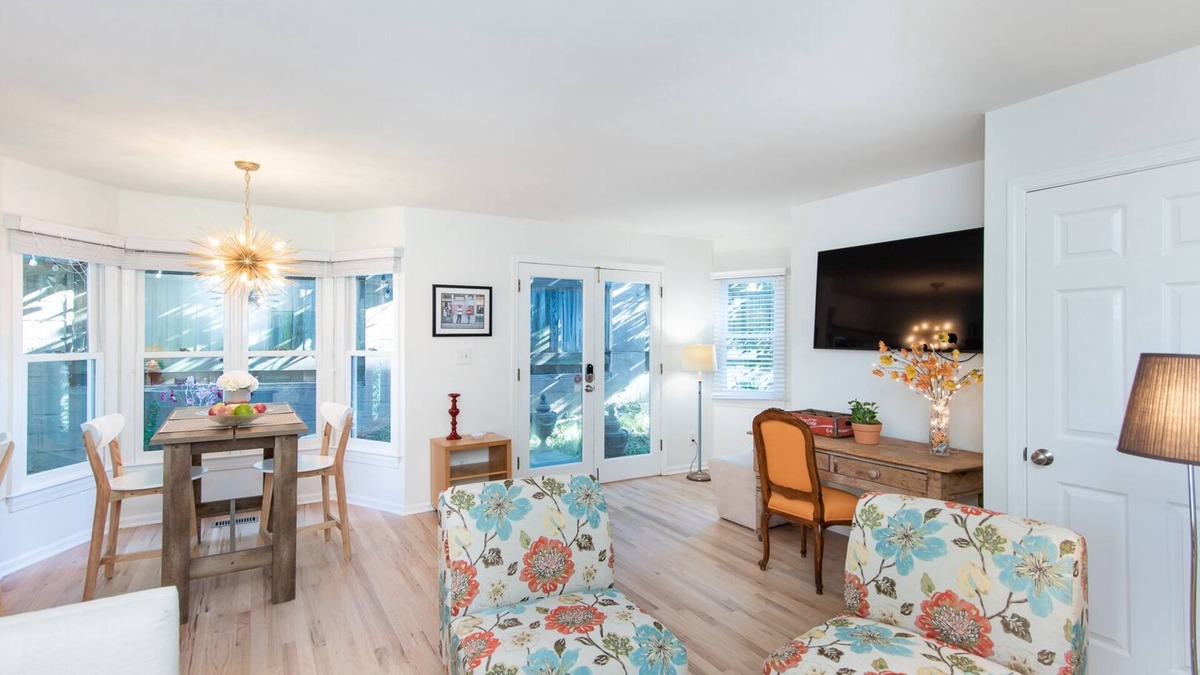 Inman Park House | Secluded garden apartment nestled between two Victorians