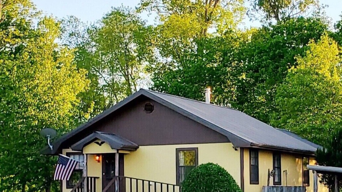 Smithville House | Secluded Getaway ! ! - Eagle Creek Cottage - Pet friendly!