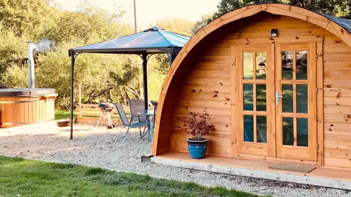 Barns Green Cabin | Secluded Glamping Pod With Private Hot Tub
