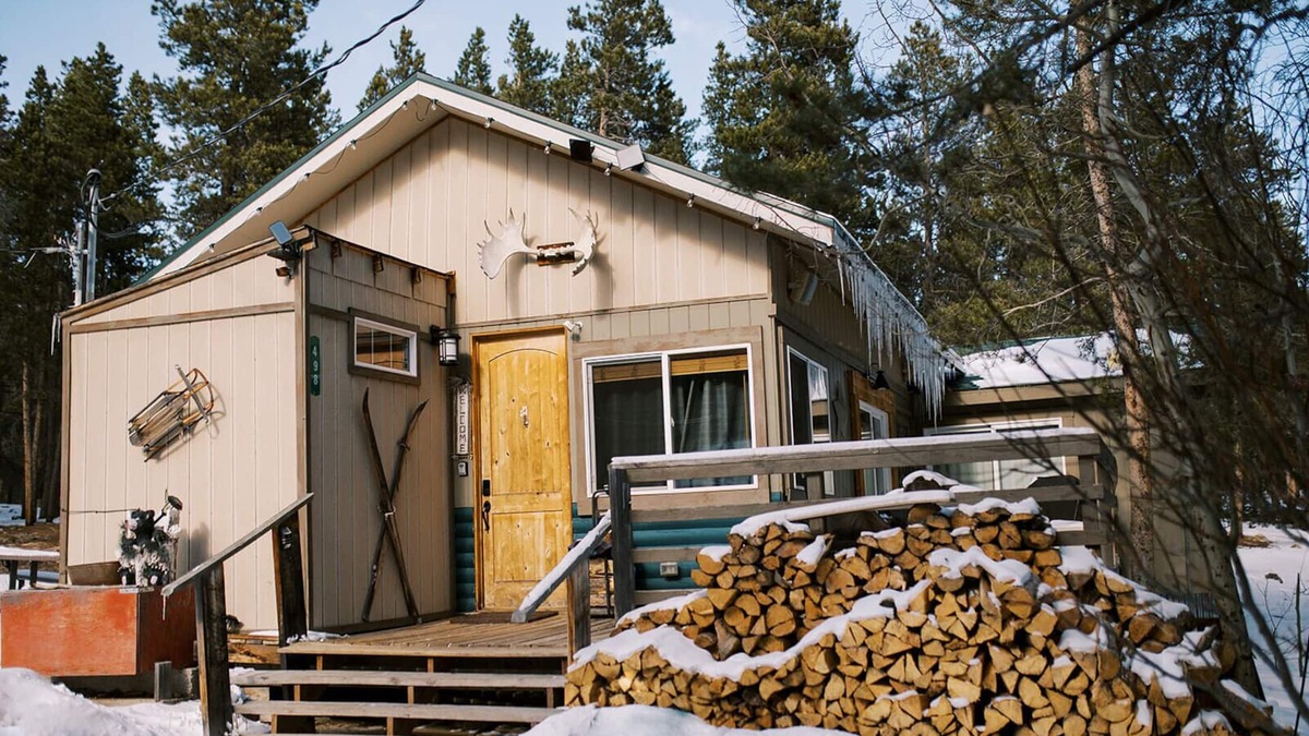 Black Hawk Cabin | Secluded Gorgeous Cabin-Hike- Bike-steps away from Roosevelt National Forest