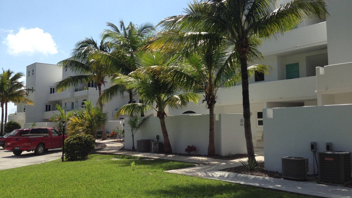 Bahamas Terrace Condo | Secluded Groundfloor Beachfront Condo