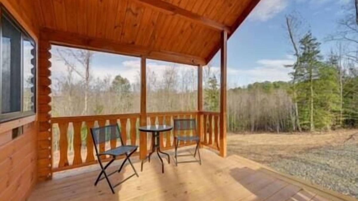 Traphill House | Secluded hillside cabin with mountain views!