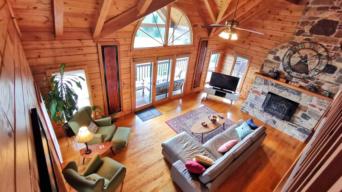 Baker Cabin | Secluded Hilltop Retreat: Log Cabin + Hot Tub