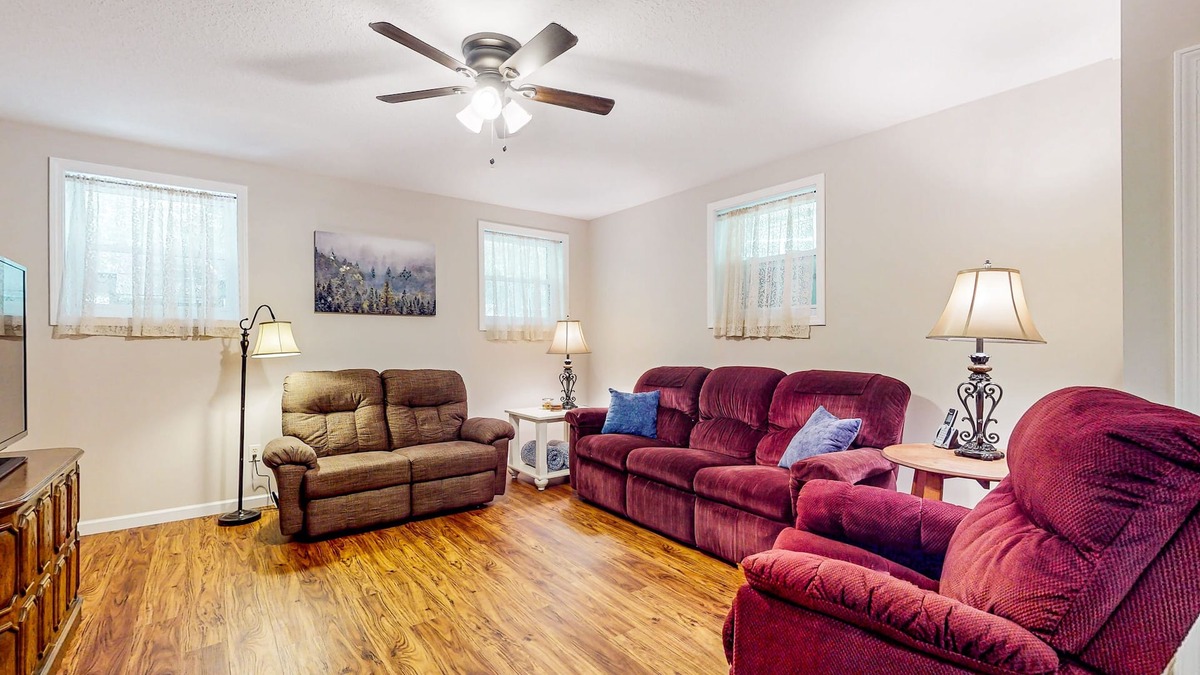 Otto House | Secluded home on 13 acres with jetted tub, screened porch & wildlife sightings