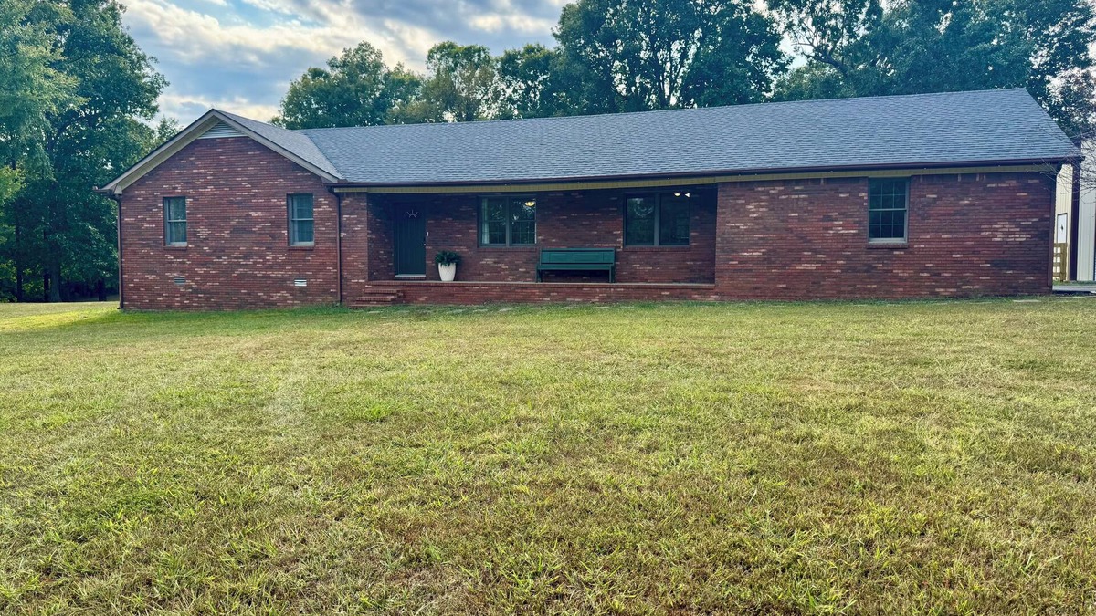 Kirksey House | Secluded House close to MSU and KY Lake! 30x40 Garage