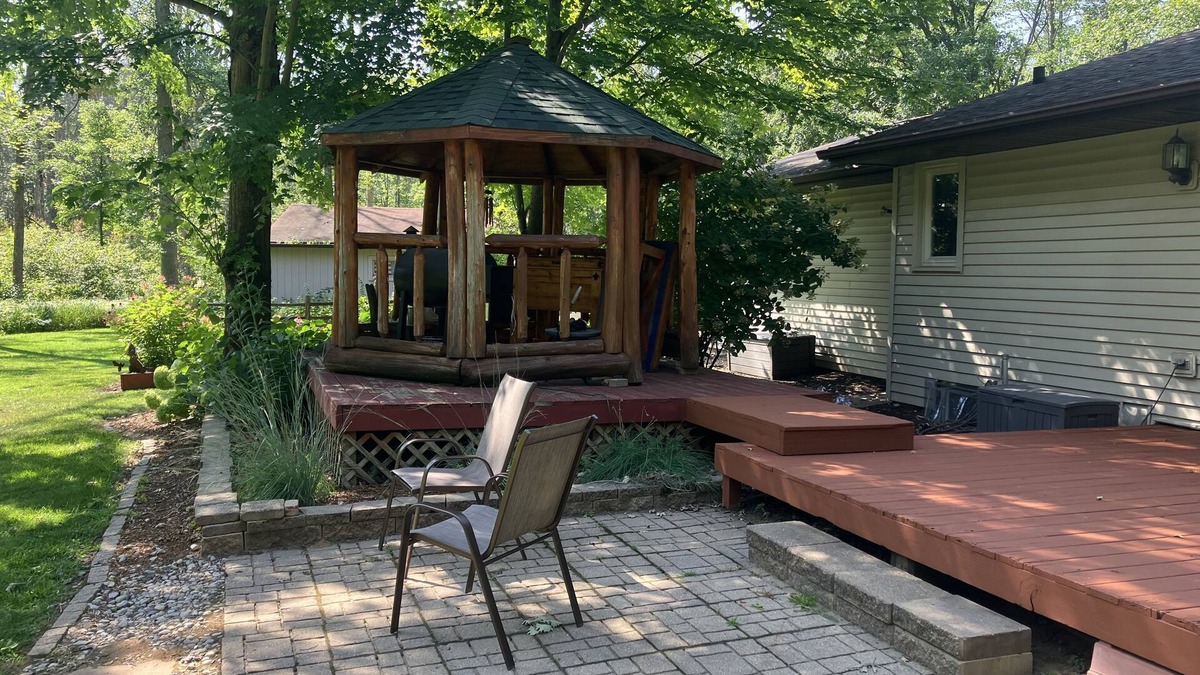 Little Suamico House | Secluded house on 7 wooded acres just 10 minutes north of Green Bay!