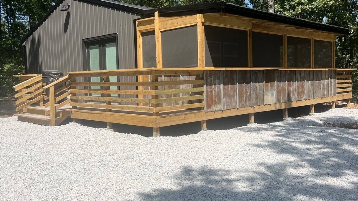 Osceola Cabin | Secluded Hunting & Fishing cabin in the Woods - Osceola, MO