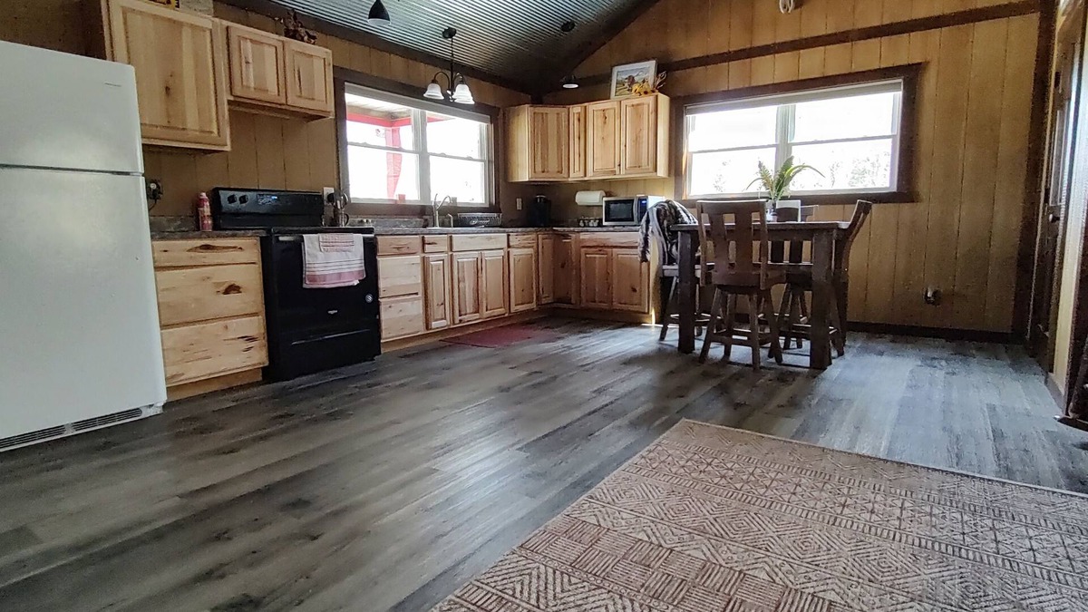 Peebles Cabin | Secluded in Amish Country and peaceful