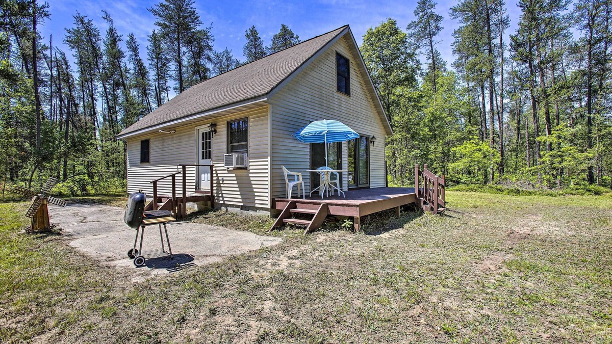 Irons Cabin | Secluded Irons Cabin w/5-Acre Yard, Deck, Grill!