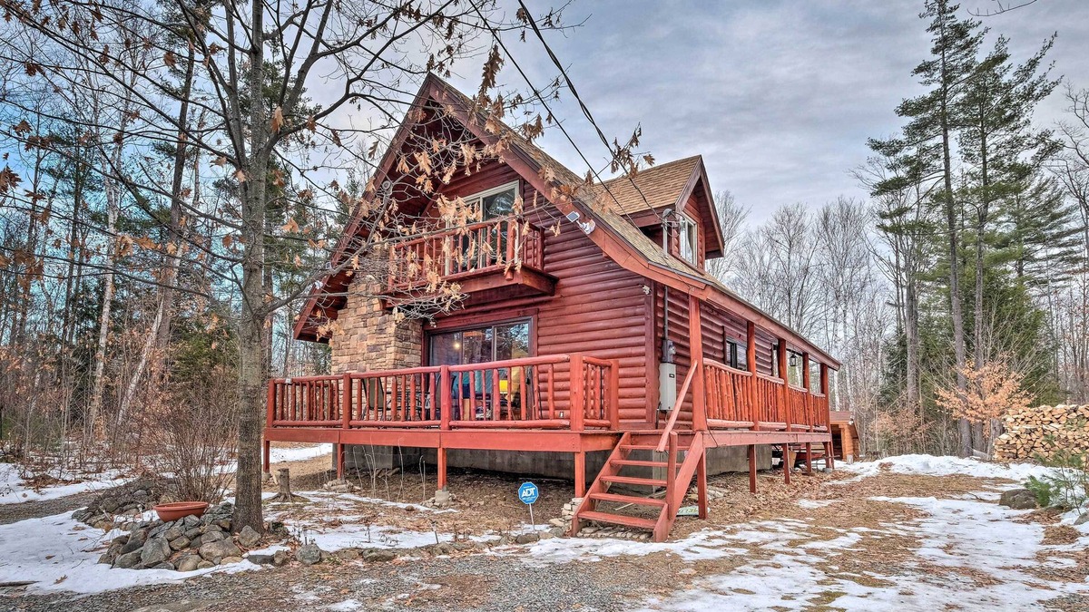 Johnsburg Cabin | Secluded Johnsburg Retreat w/Hot Tub & Fire Pit