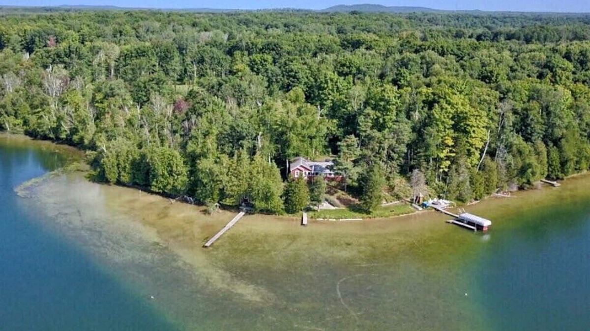 Lake Ann House | Secluded Lake Ann Cottage. Near Interlochen, Sleeping Bear, Traverse City