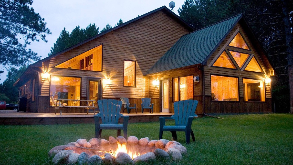 Hibbing House | Secluded Lake! Trails on 160 Acres! Beautiful Large Home!