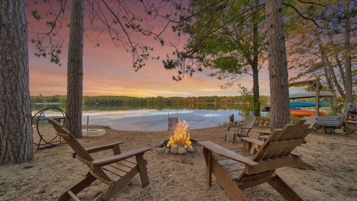 Hawks House | Secluded Lakefront Homes! Sleeps12 w/amazing views