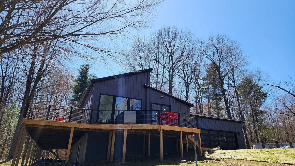 Walkerville Cabin | Secluded Lake View Hide Out