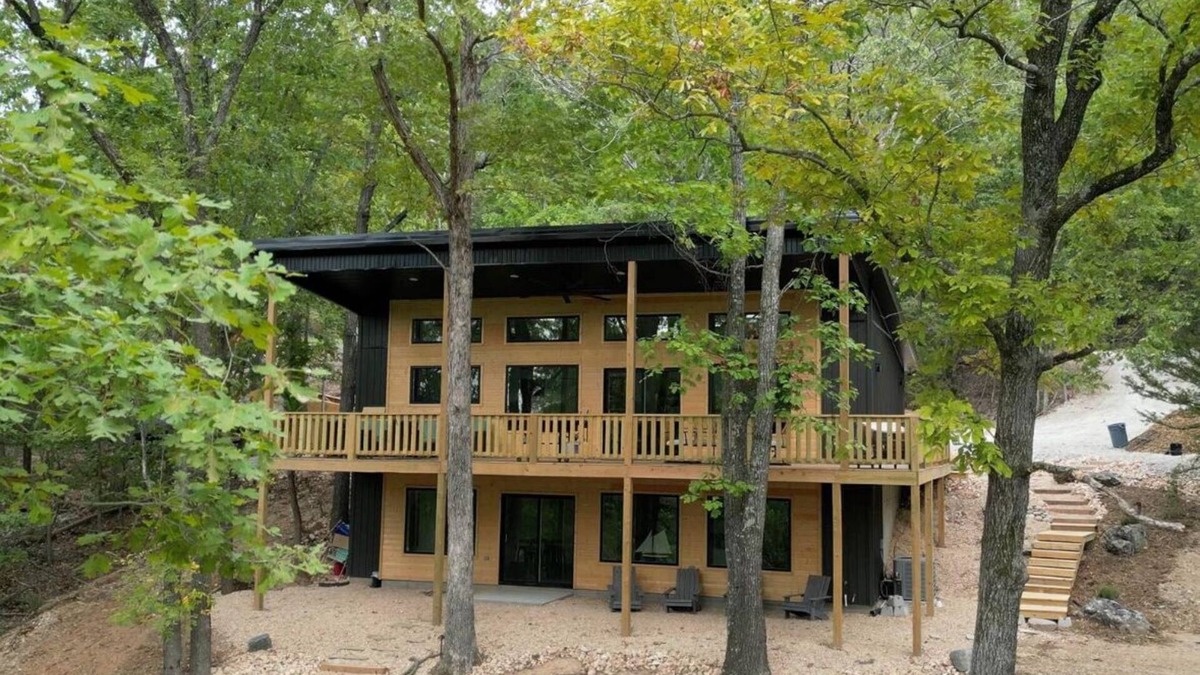 Sylvan Shores House | Secluded Lakefront! 4BR, Paradise Pad @ Beaver Lake, Sleeps 14
