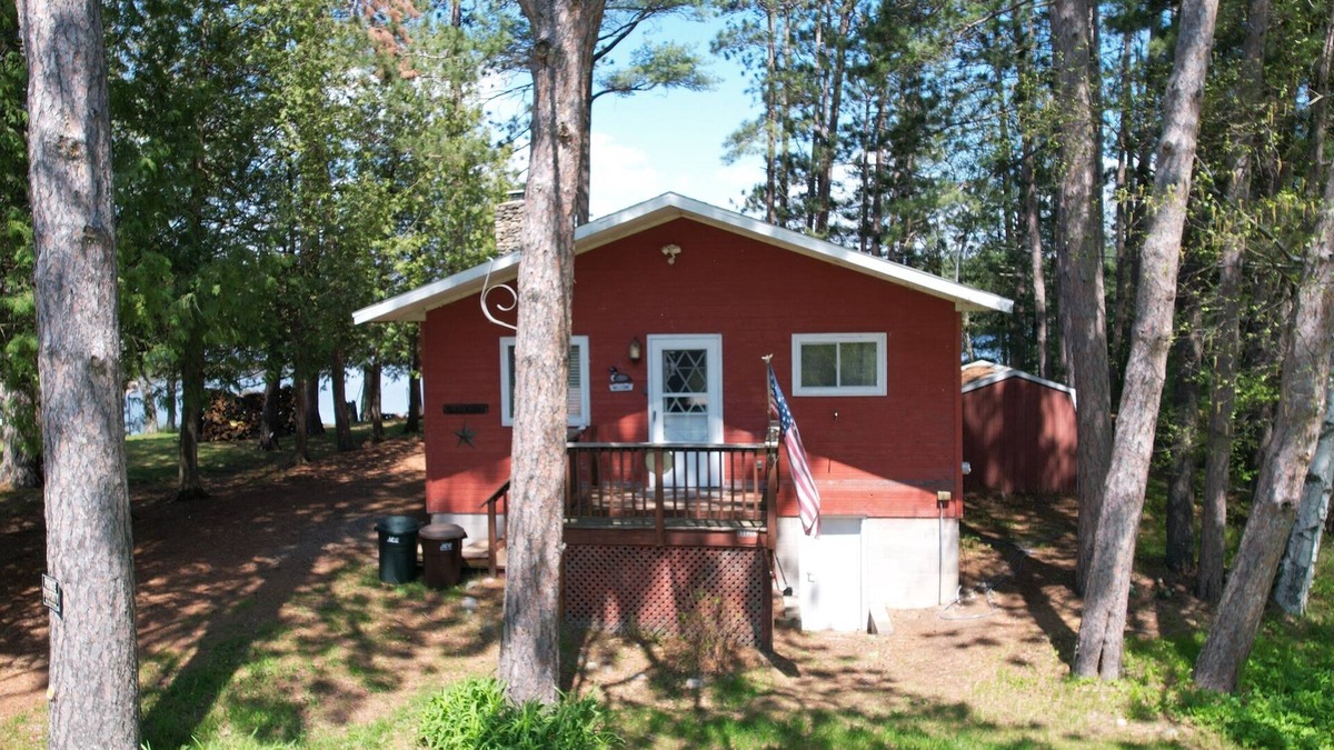 Tomahawk Cottage | Secluded Lakefront Cabin with Private Deck, Lake Views & Firepit - Dog-Friendly
