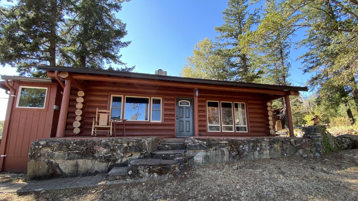 Shady Cove Cabin | Secluded Lakefront Cabin With Private Lake