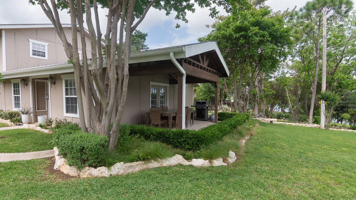 Lake Whitney House | Secluded Lakehouse w/Private Cove Access | Foosball & Basketball Court | Family Retreat