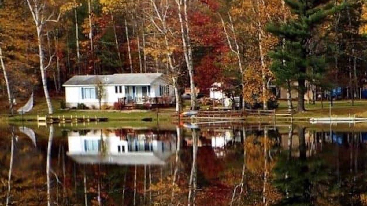 Steuben Cottage | Secluded lakeside Cottage in the heart of National Forest- down UP back roads.