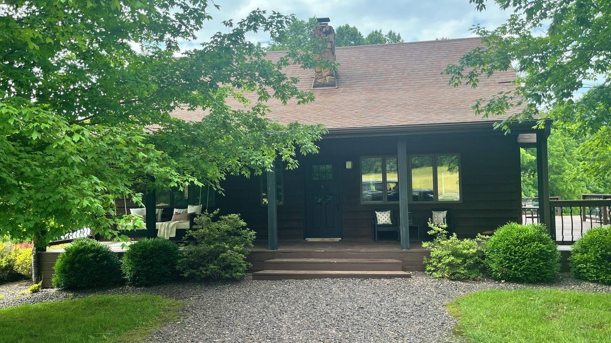 Makanda Cabin | Secluded Lodge on 75 Acres PRIME Location by wineries, Porch Swing Bed, Fire Pit