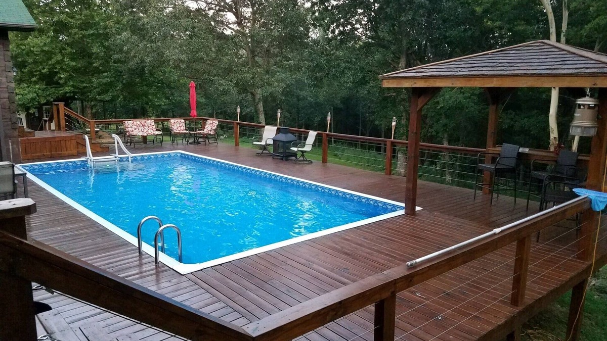 Brookport Cabin | SECLUDED, LOG CABIN, CONNECTED TO SHAWNEE NATIONAL FORREST!