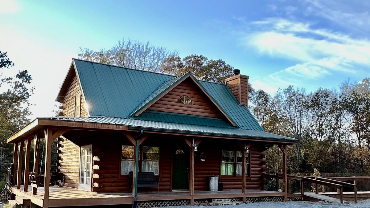 Pope County Cabin | Secluded log cabin in the Shawnee national Forest