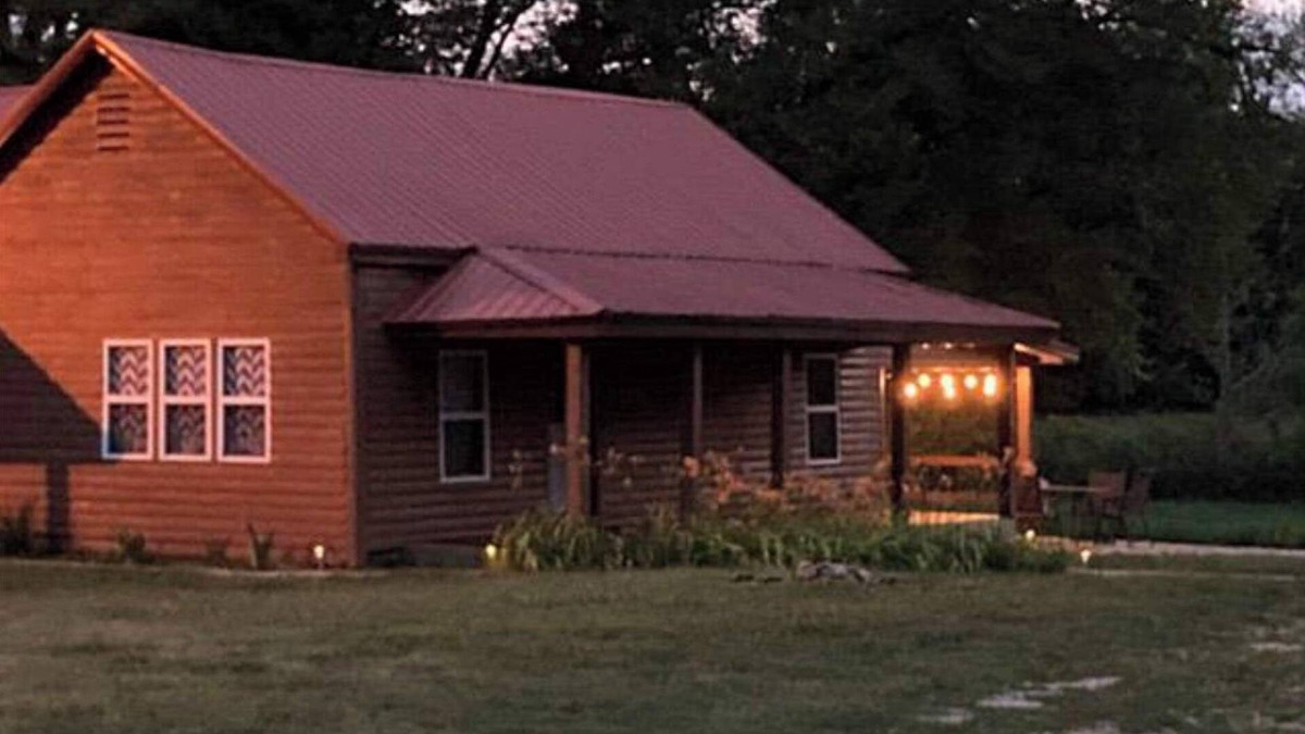 Vulcan House | Secluded Log Cabin