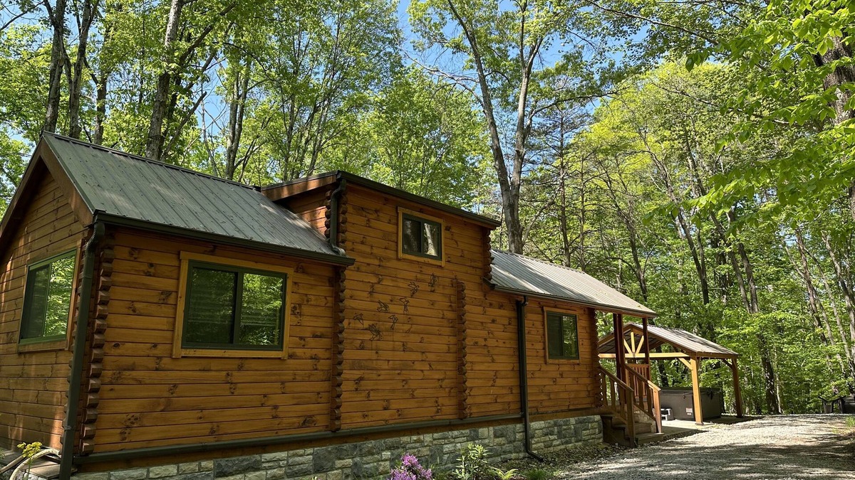 Logan Cabin | Secluded Log Cabin with Premium Hot Tub under Gazebo