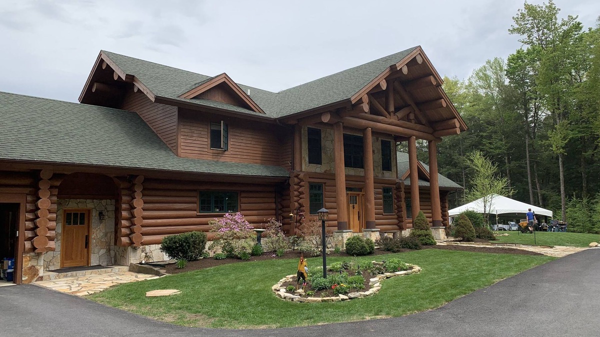 Bolton Landing House | Secluded Log Home, close to the lake and downtown