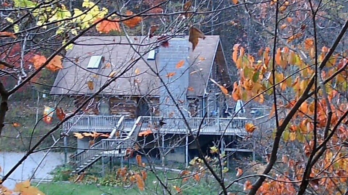 Dailey Cabin | Secluded Log Home-Hot Tub-Fire Pit-LP Grill-on 46 Peaceful Natural Acres-3 Beds
