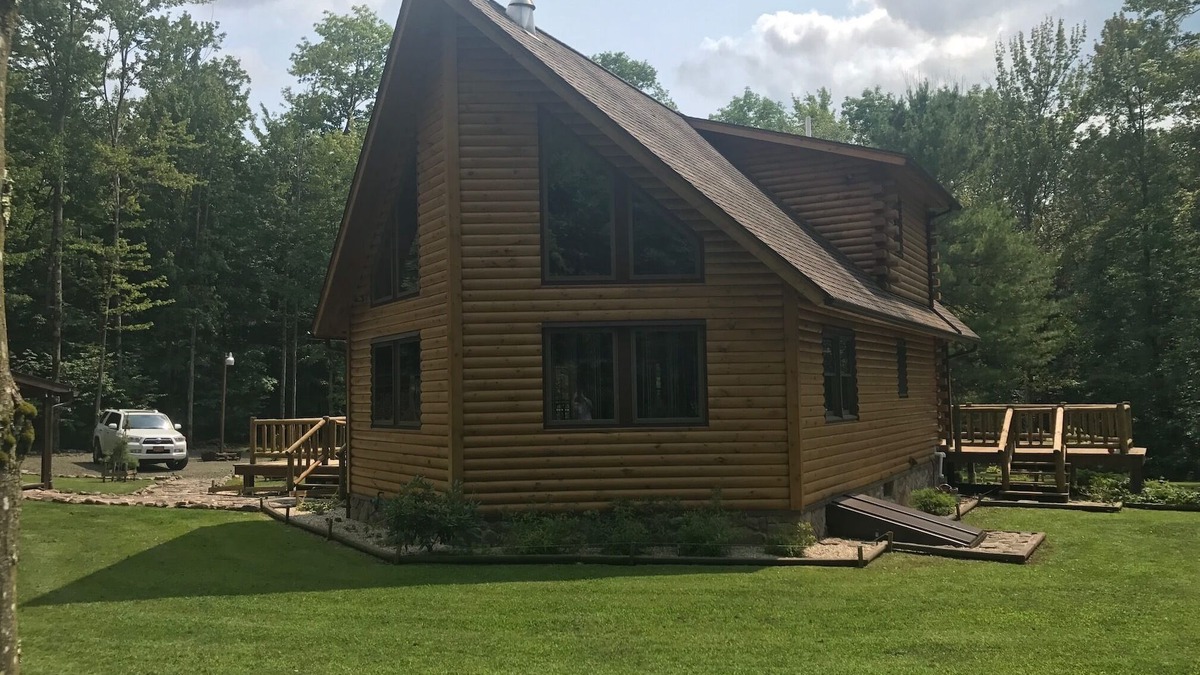 Morris House | secluded log home, minutes from all star village in Oneonta