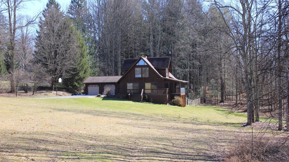 Fayetteville Ski Chalet | Secluded Luxury Mountain Chalet near downtown Fayetteville