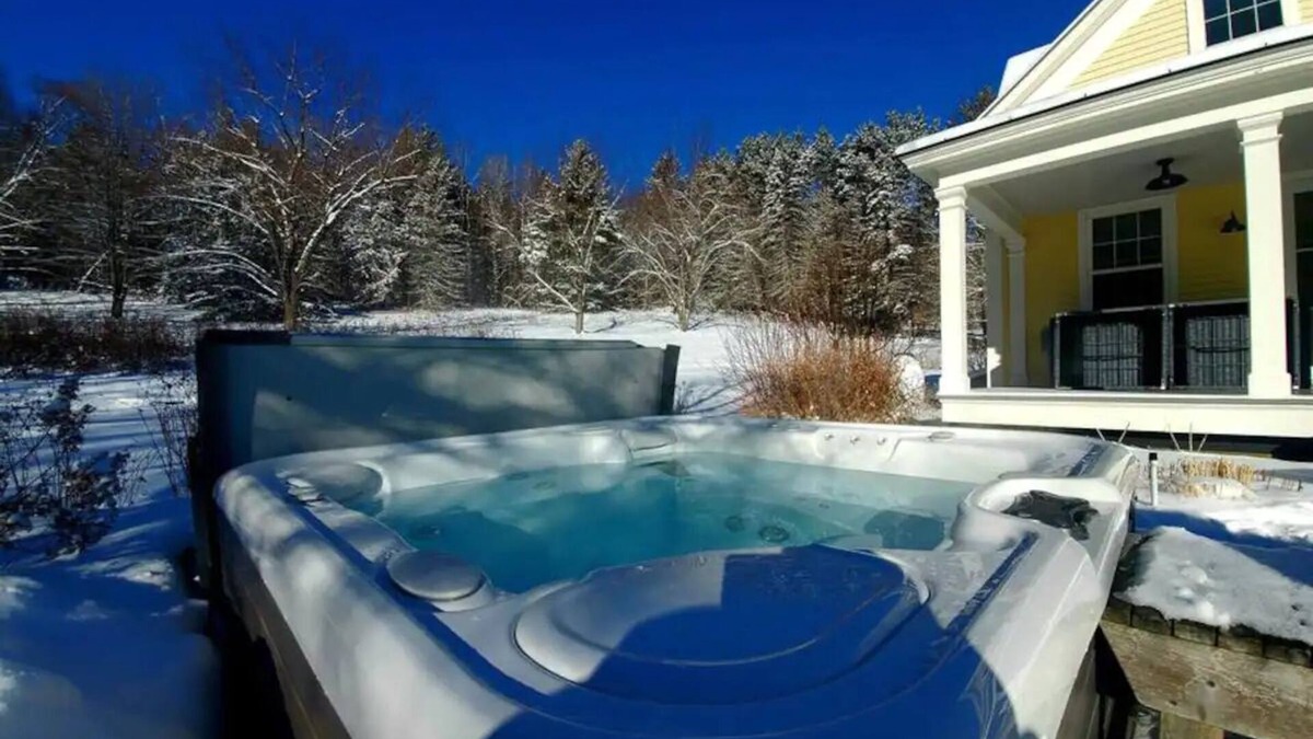 Waterbury House | Secluded, Magical Winter Paradise with Hot Tub