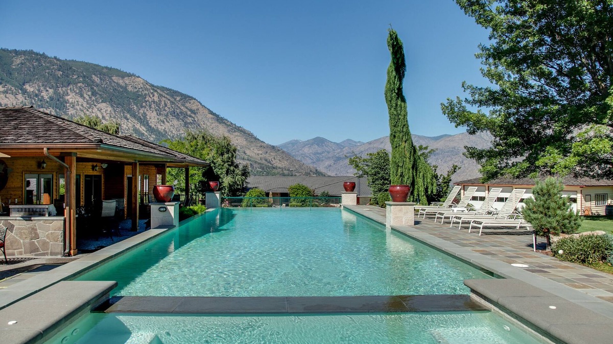 Manson House | Secluded Manson Pool House with Private Pool & Hot Tub, Dock on Lake Chelan